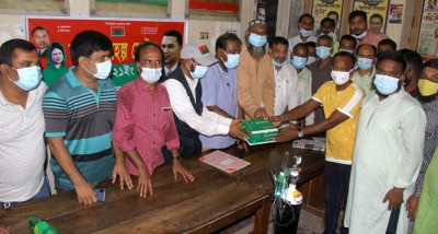 বগুড়ায় বিএনপির করোনা হেল্প সেন্টারে অক্সিজেন সিলিন্ডারসহ চিকিৎসা সামগ্রী বগুড়ায় বিএনপির করোনা হেল্প সেন্টারে অক্সিজেন সিলিন্ডারসহ চিকিৎসা সামগ্রী